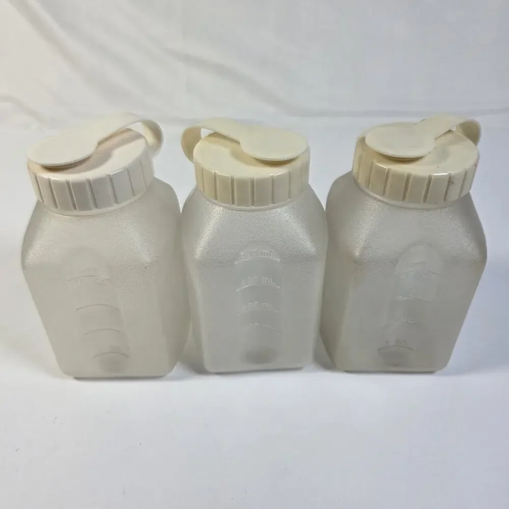 Set 3 Rubbermaid 1 Pint Drink Bottle Almond Lid Servin Saver Flip Top Lid 0229